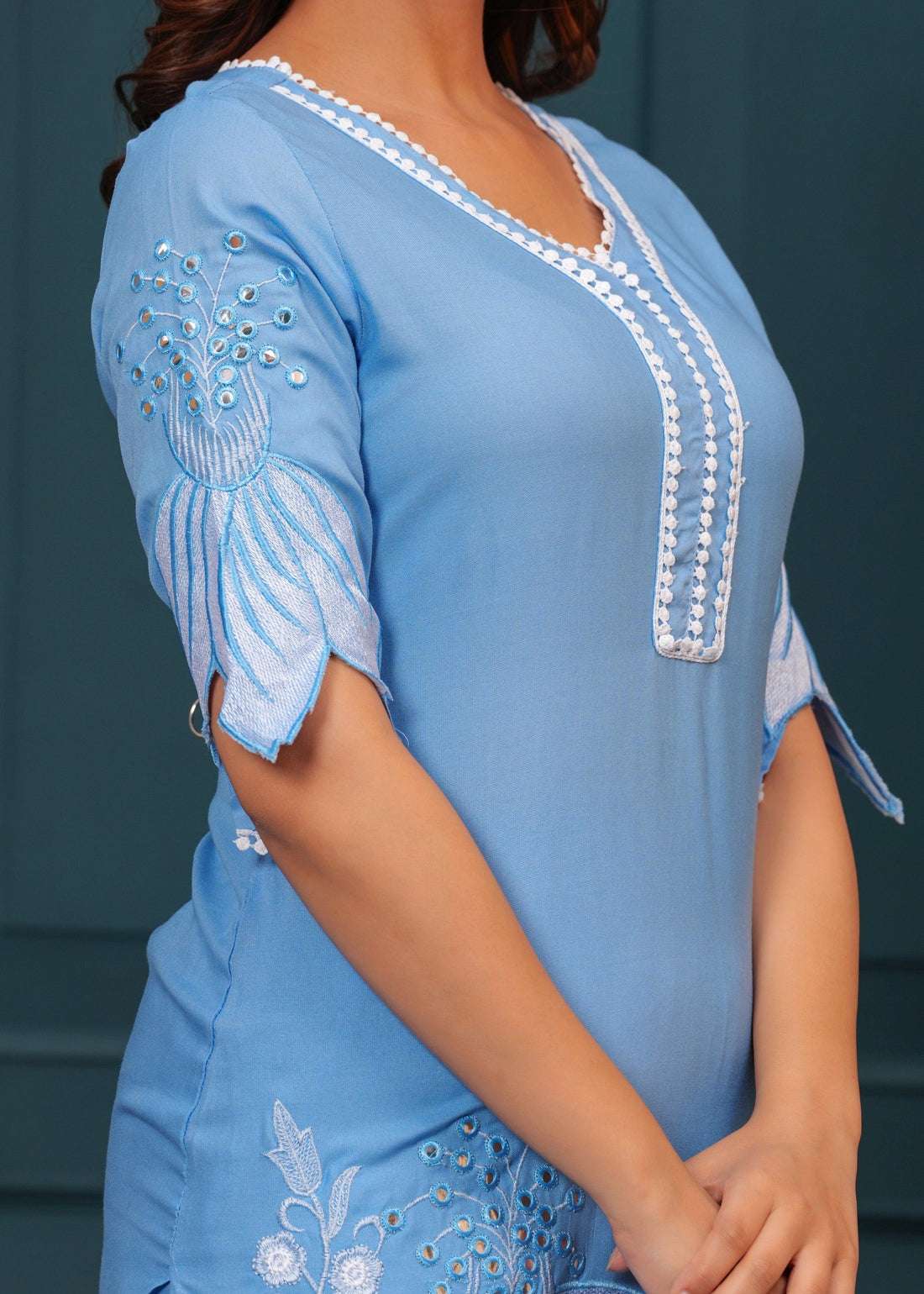 Women's Cotton Floral Printed Short Straight Kurti With Pant - Image 4